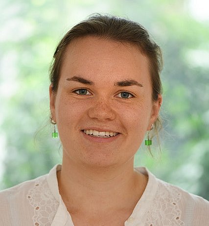 Lena Zeller, Biotutorin